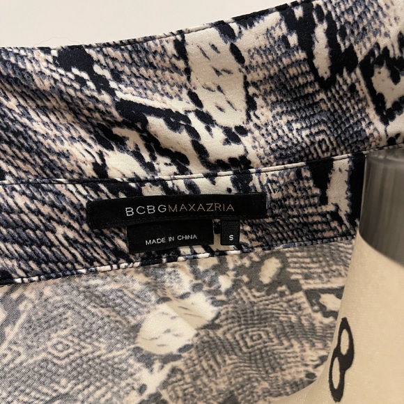 BCBG snake print button up shirt dress - Picture 8 of 9